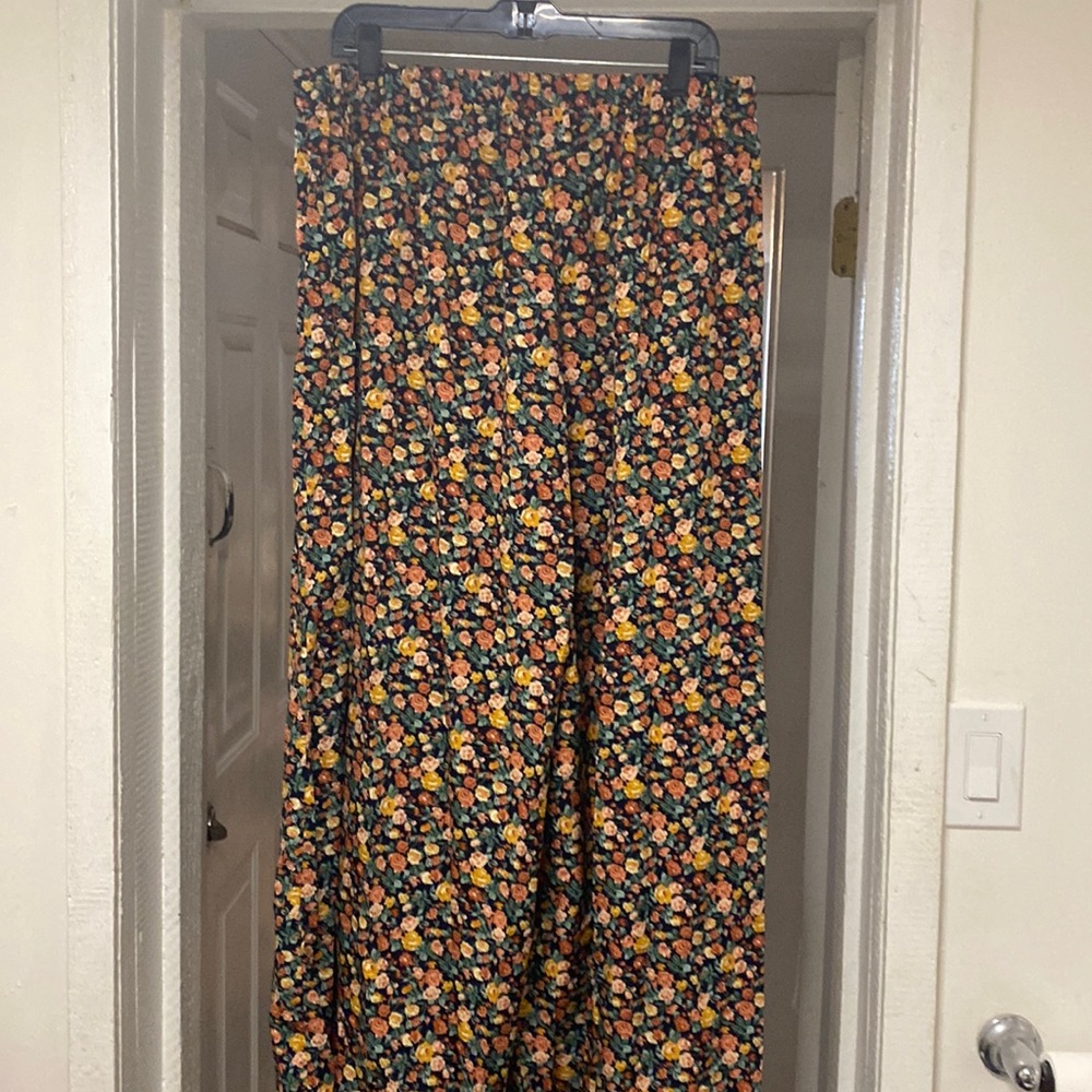 Palazzo why leg pants with floral print